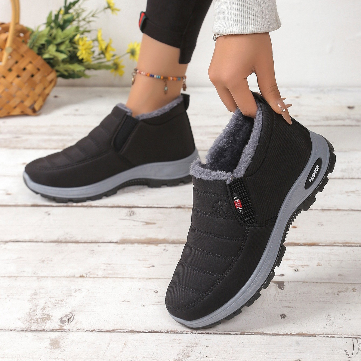 Women’s Warm Plush-Lined Ankle Boots – Waterproof Non-Slip Boots for Winter & Outdoor Wear